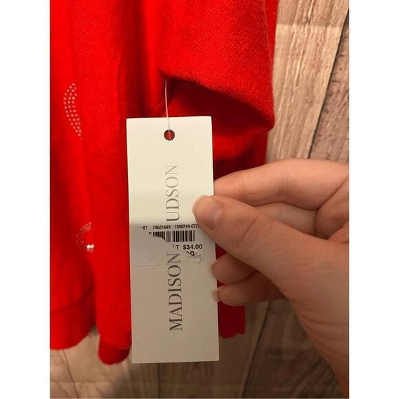 Madison + Hudson Large NWT red heart sweater pullover Valentines love - Picture 4 of 7